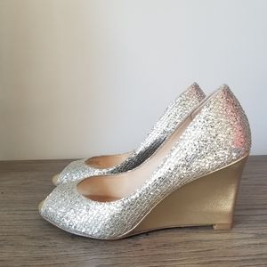 Badgley Mischka shoes wedges peep toe awake